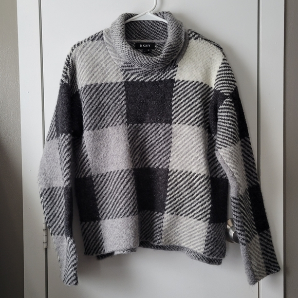 DKNY buffalo plaid plush turtleneck sweater - Picture 1 of 3